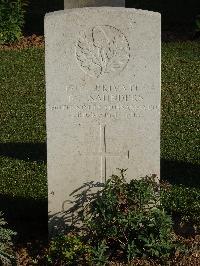 Salonika (Lembet Road) Military Cemetery - Saunders, Edmund